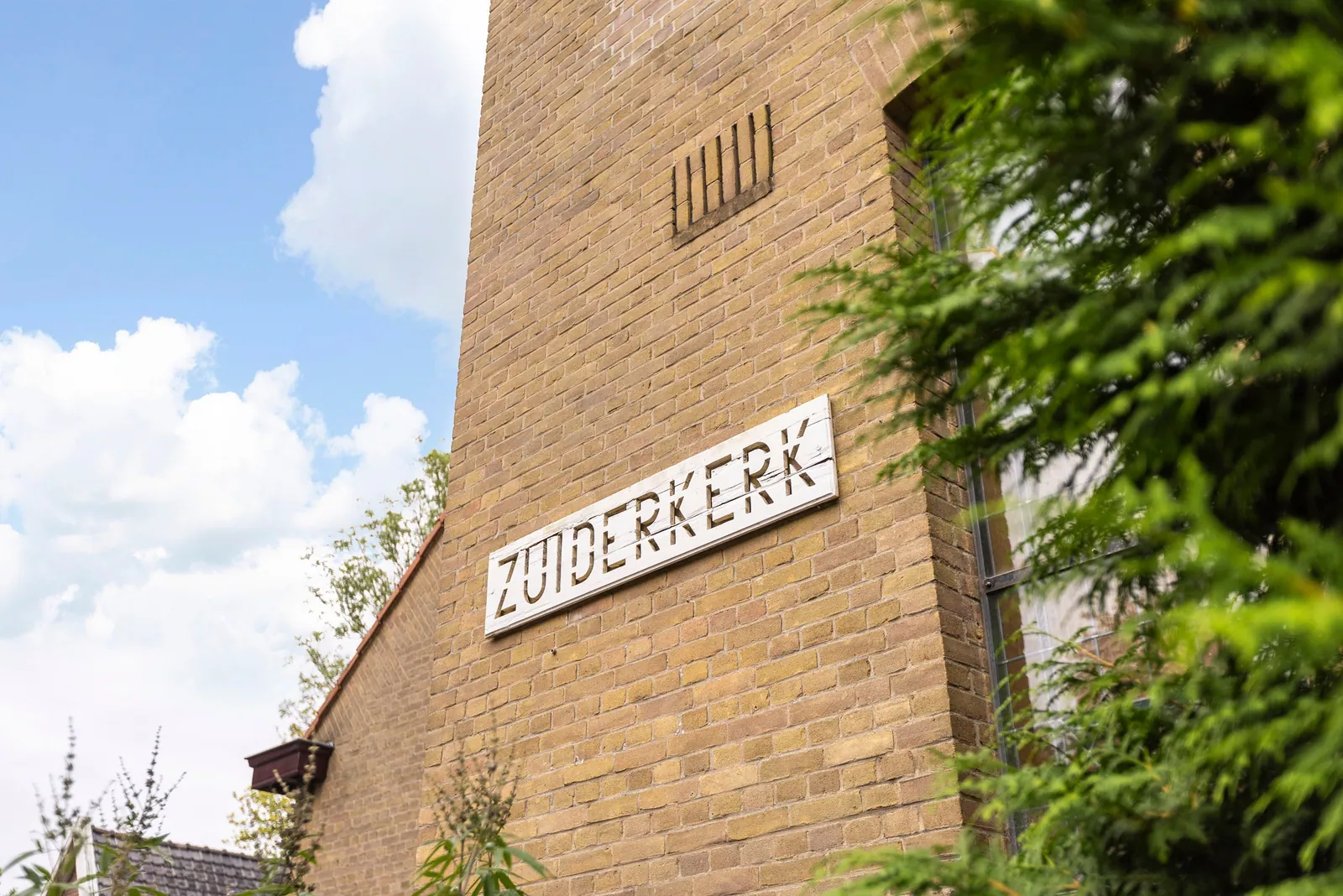 Zuiderkerk, Assen – de naam in de gevel