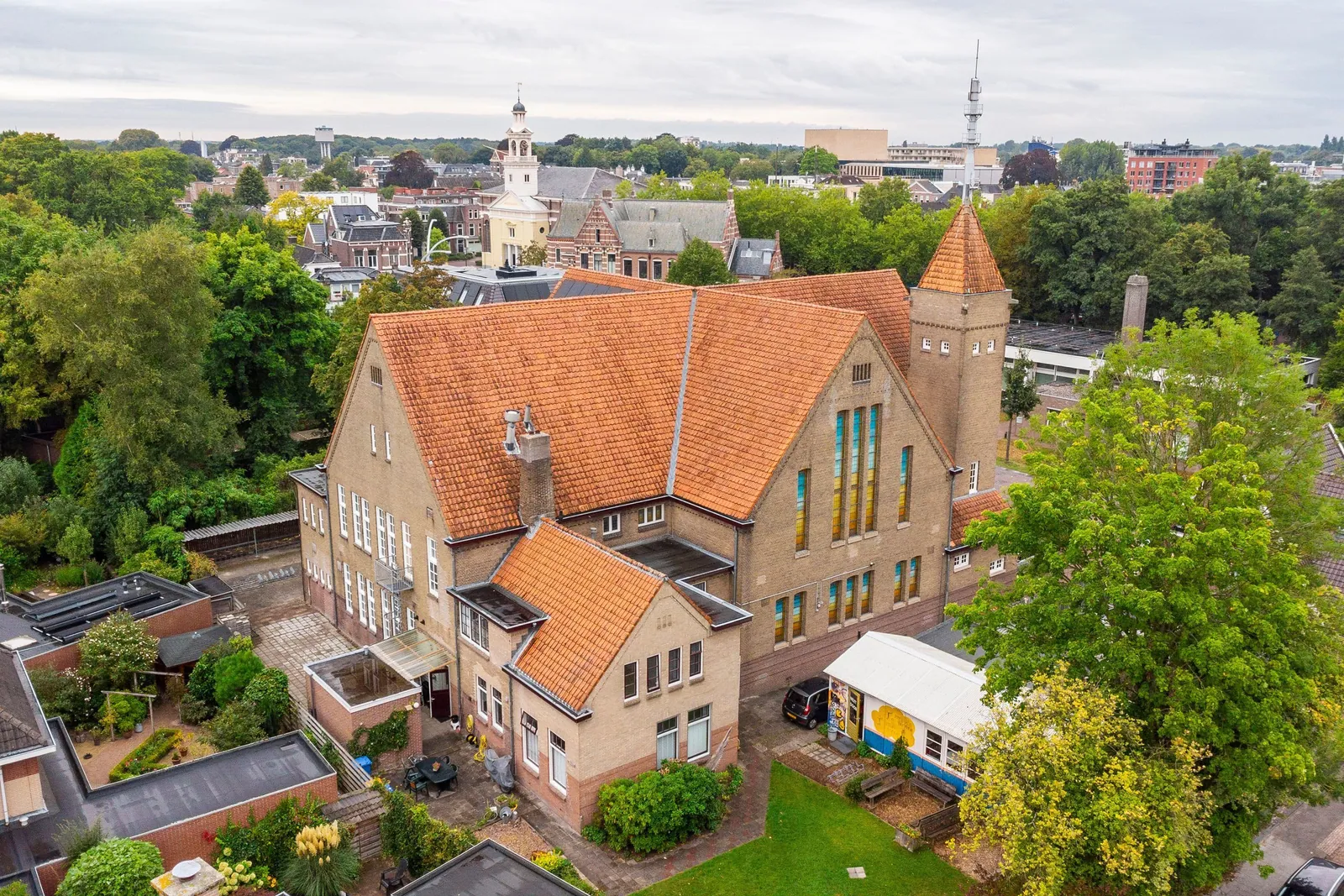 Zuiderkerk, Assen – toren, schip en pastorie in één ontwerp
