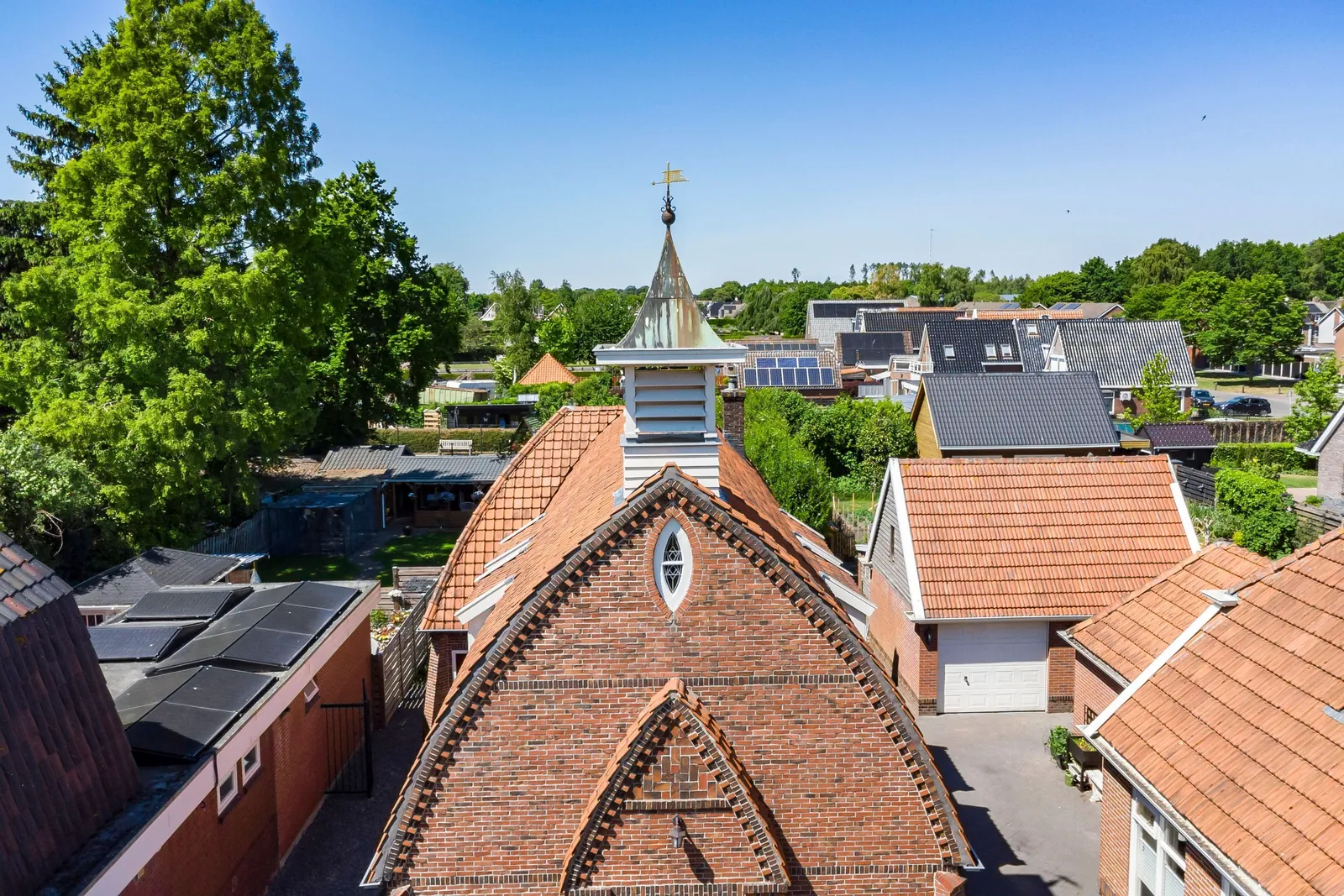 Zaalkerk, Musselkanaal – de kerk tussen de daken van het dorp