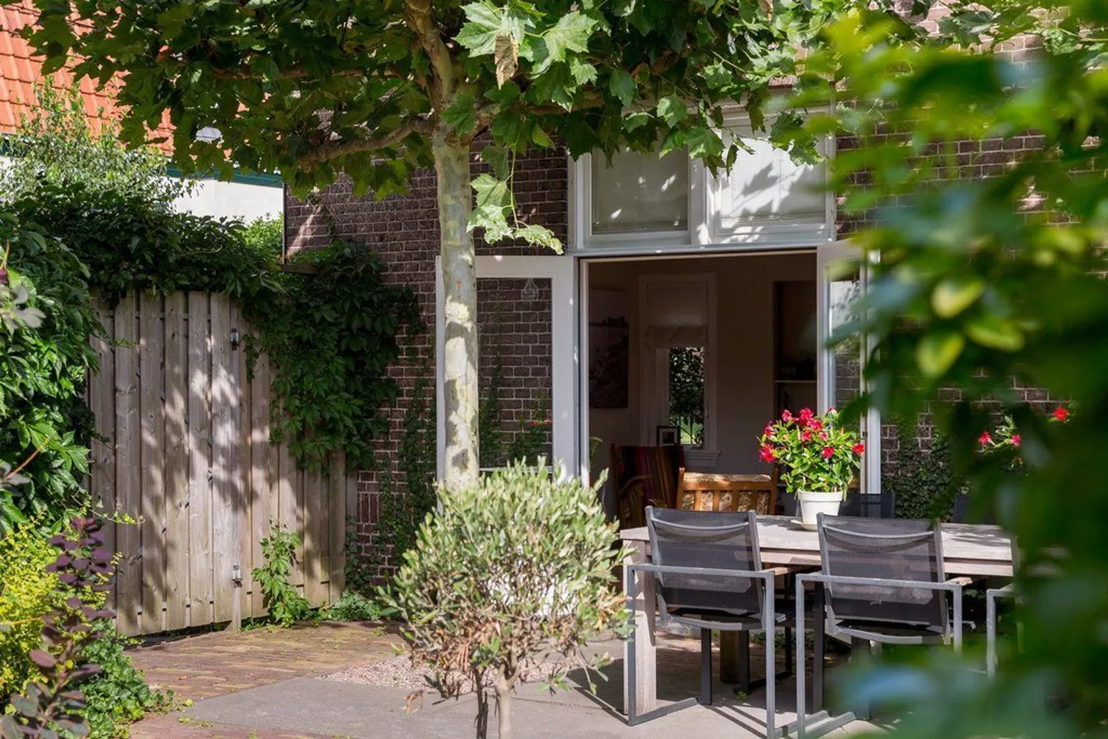 Pastorie Dorpsstraat, Vreeswijk – de tuin