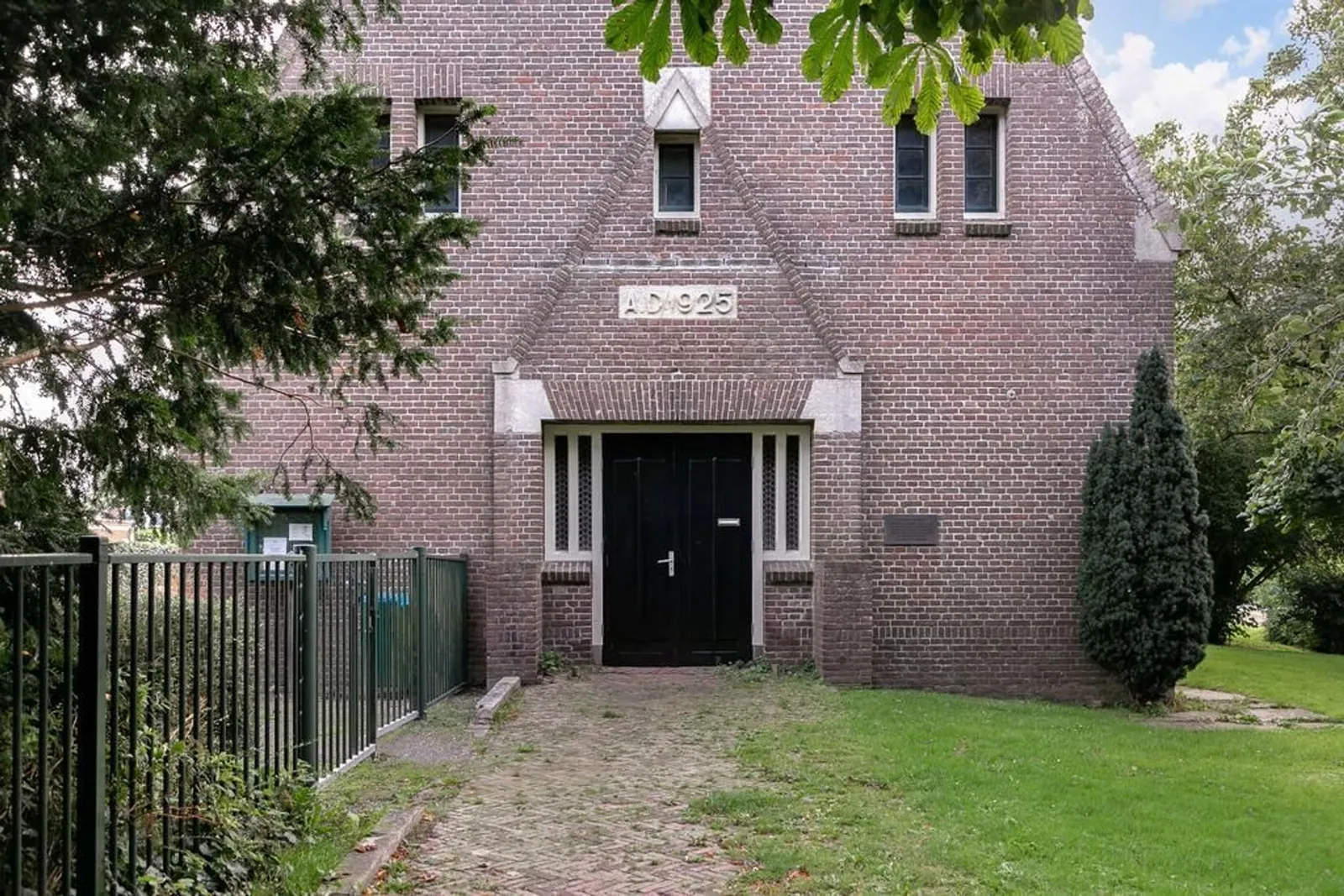 Kerk van Oterleek – de voorgevel met de entree