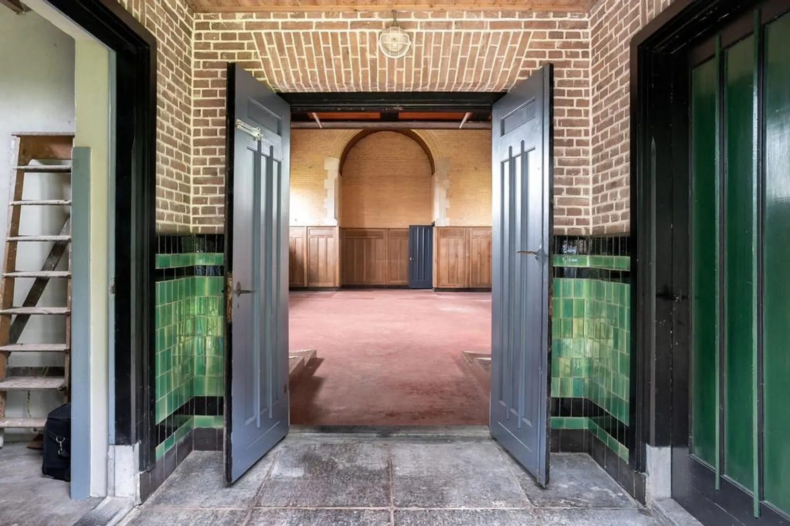 Kerk van Oterleek – de deuren naar de kerkzaal