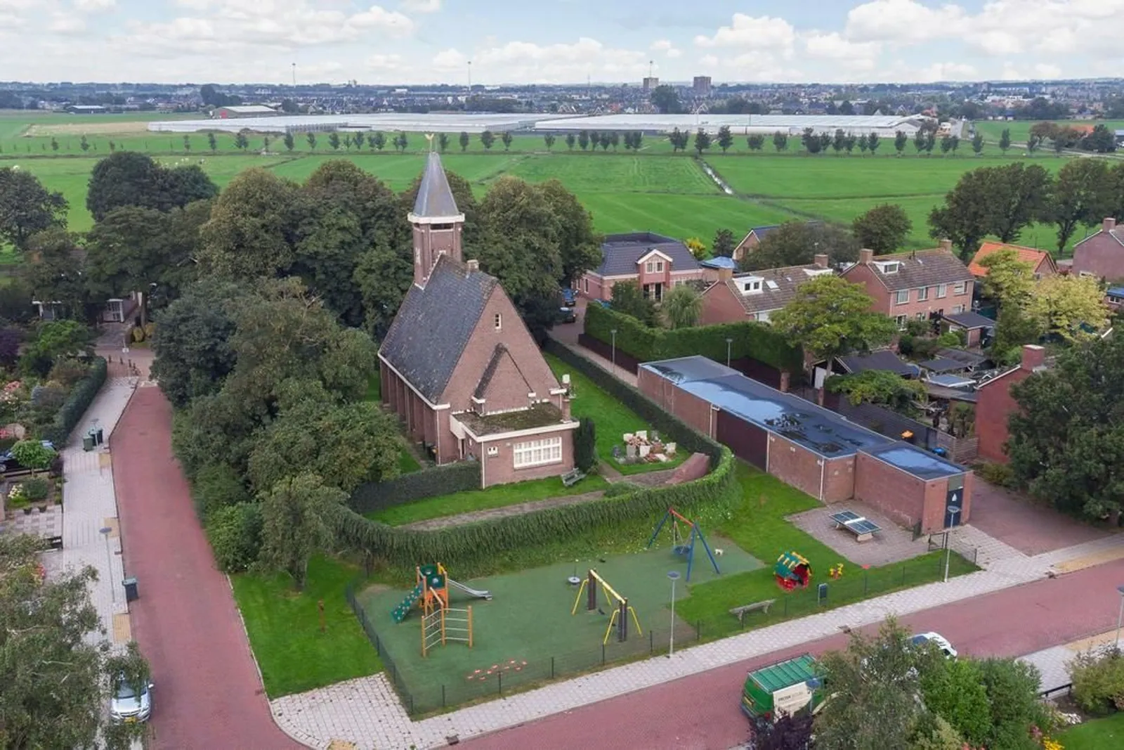 Kerk van Oterleek – kerk, toren en dorp tussen de weilanden