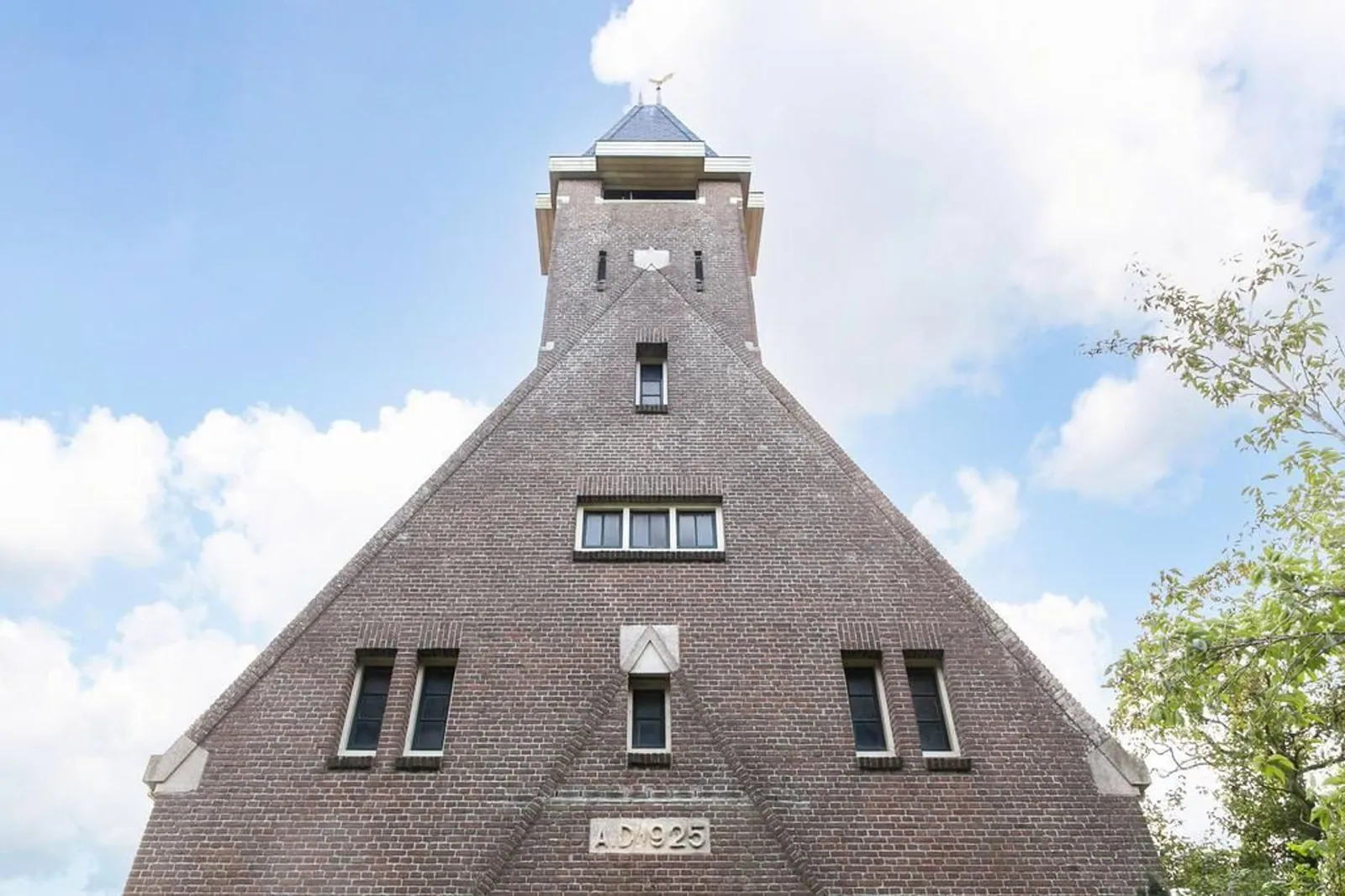 Kerk van Oterleek – de toren met de wijzerplaat