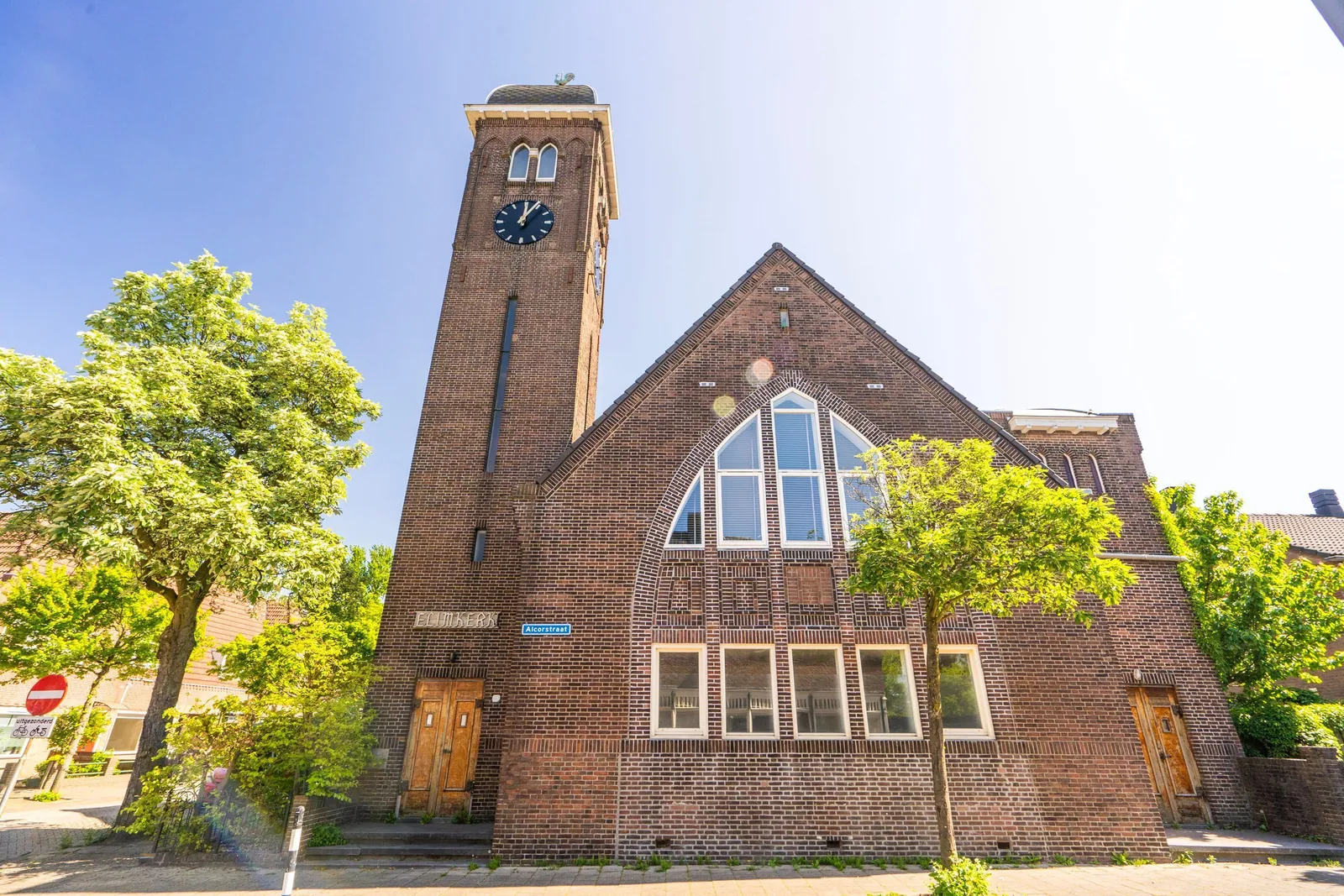Elimkerk, Heijplaat Rotterdam – de voormalige Elimkerk aan de Alcorstraat op Heijplaat