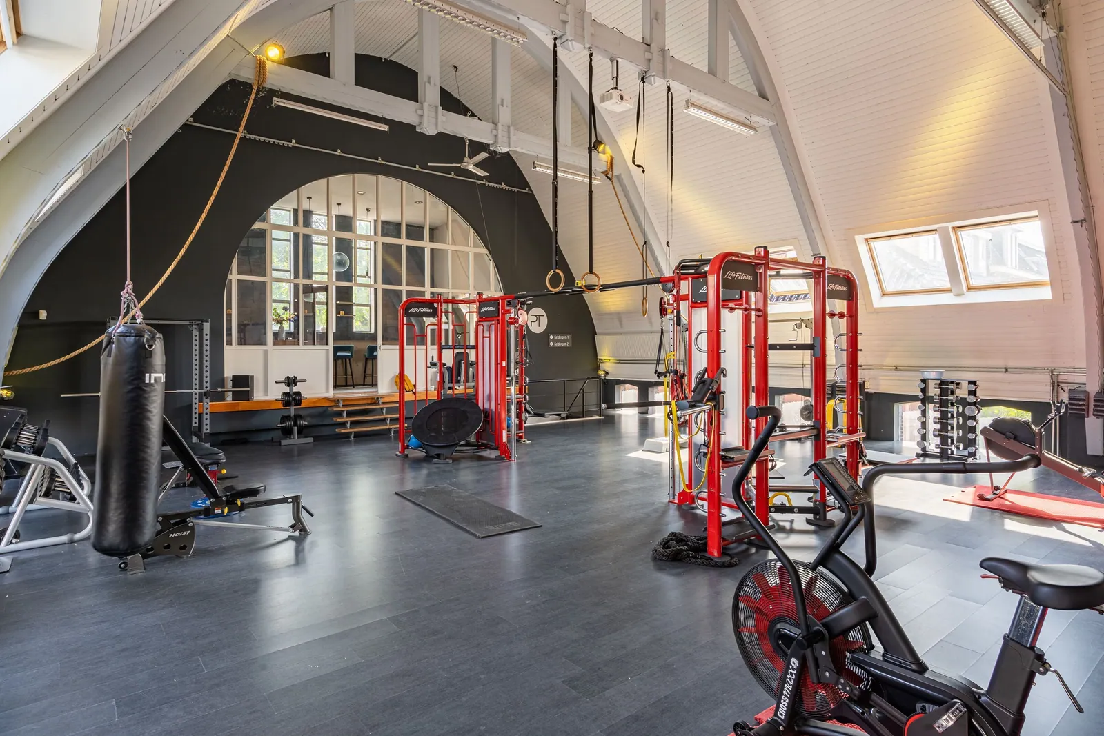Sionskerk, Tilburg – de kapruimte onder de houten spanten