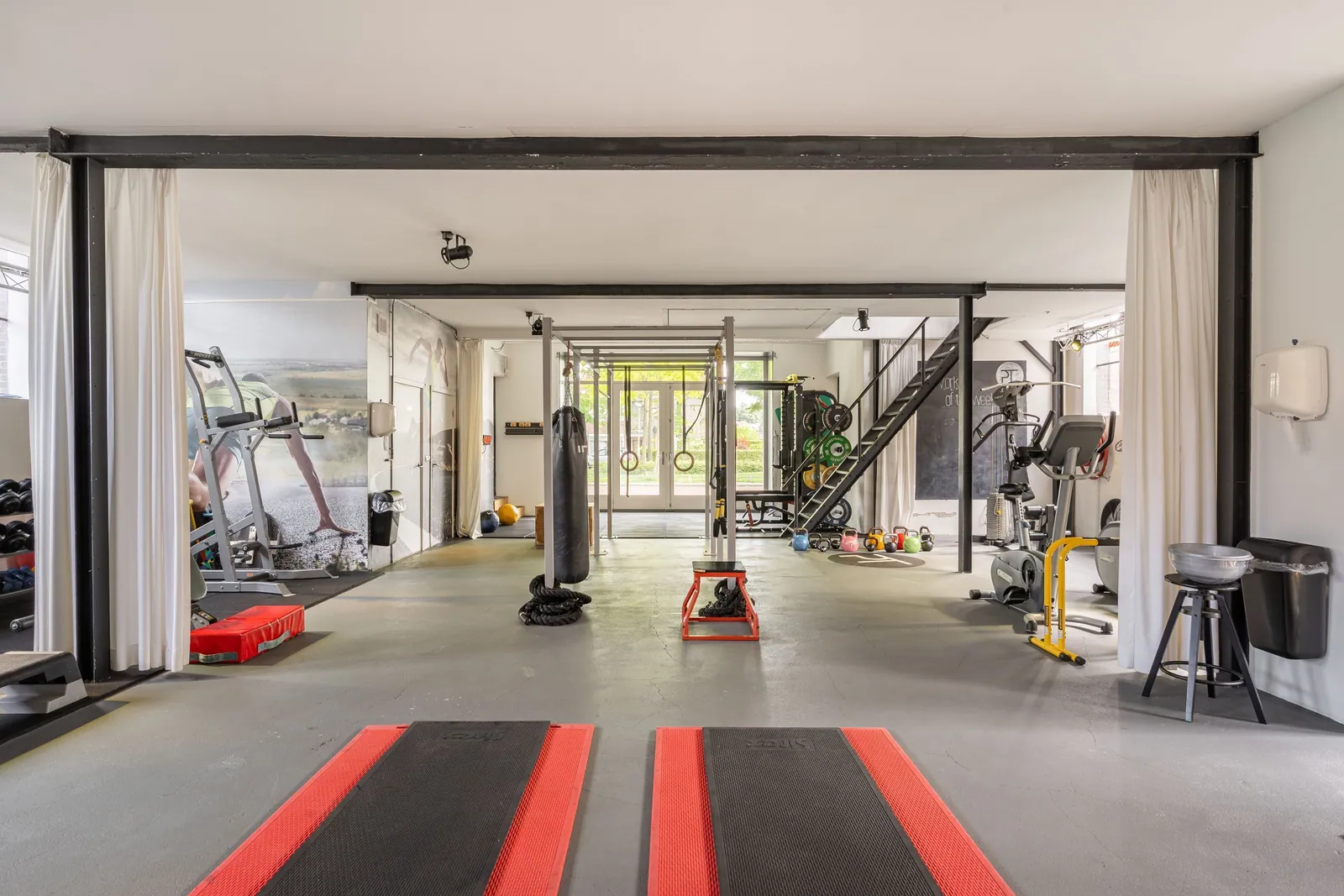 Sionskerk, Tilburg – de begane grond in gebruik als sportschool